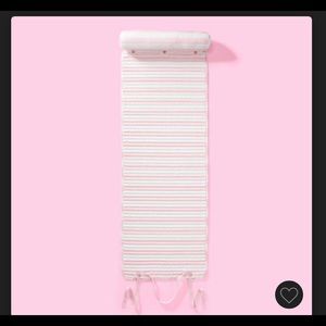 Holding for YVETTE! SCL beach mat. ONLY FOR YVETTE